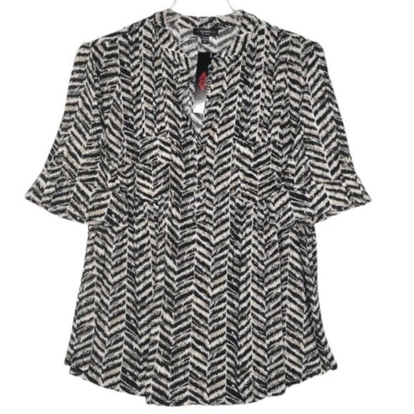 NWT Cocomo Plus Size 2X Black Multi Geo Print Pintuck 3/4 Sleeve Blouse Top - Picture 1 of 7